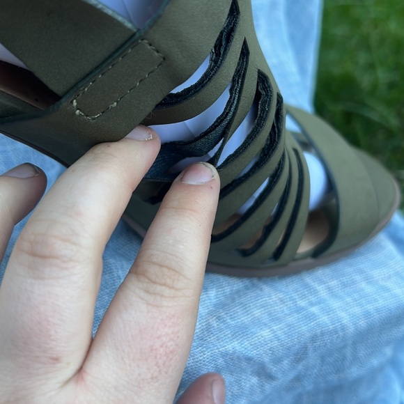 Rue 21 army green laser cut high heel sandals. Size L 8/9 - Picture 3 of 14